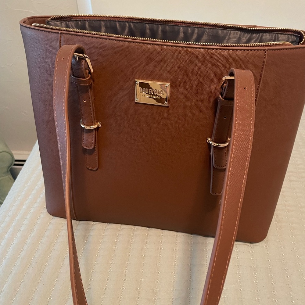 Woman’s laptop tote bag
